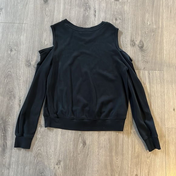 Abercrombie shoulder cut out sweater - Picture 3 of 3